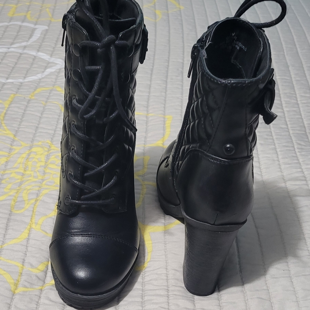 Guess boots women's size 7